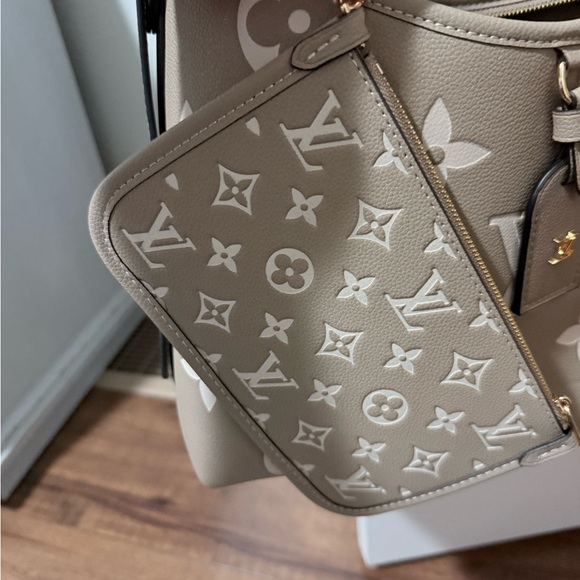 Designer Inspired Shoulder Bag - Picture 6 of 7